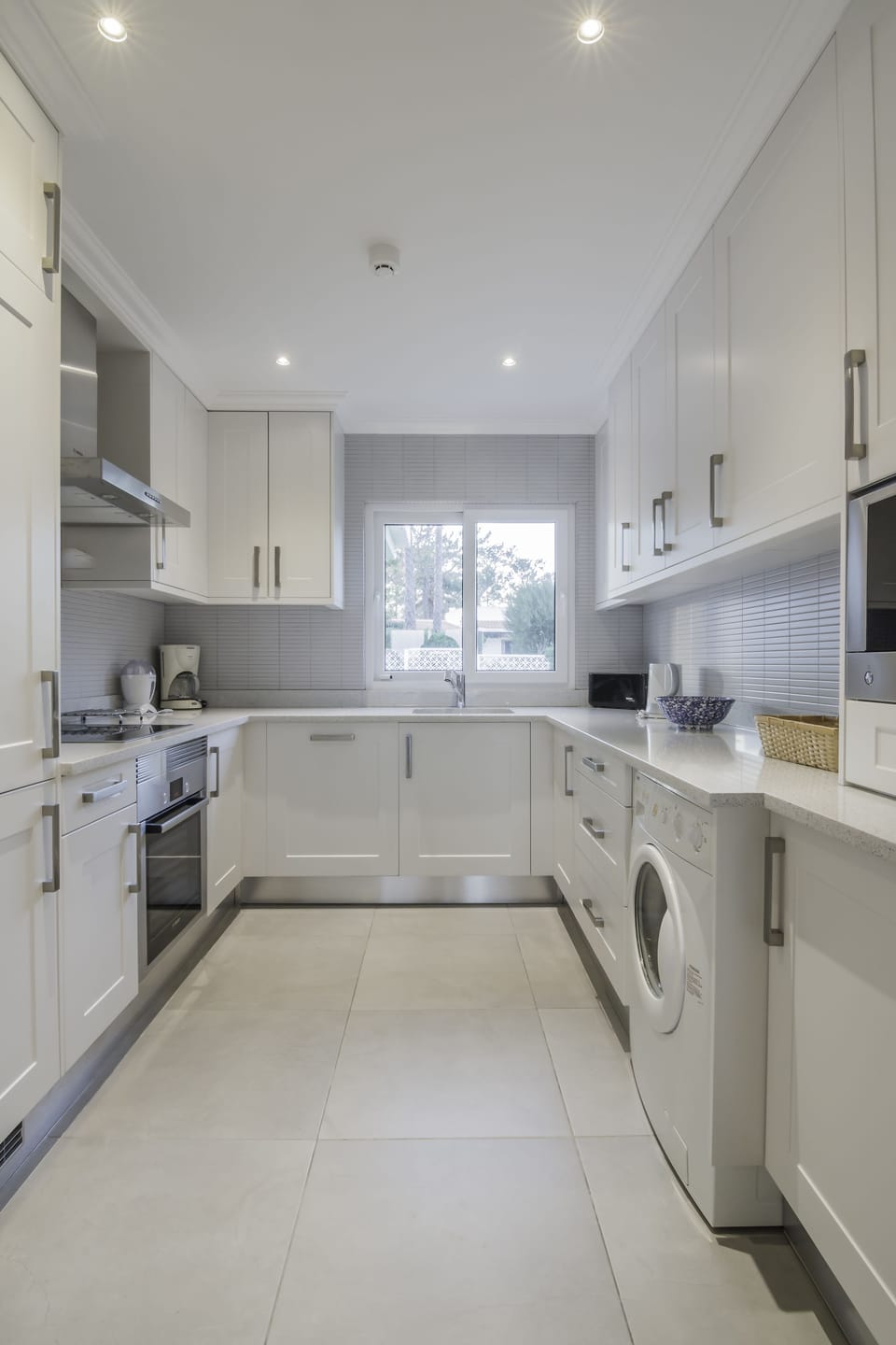 Apartment, 2 Bedrooms, Balcony, Pool View | Private kitchen | Full-size fridge, microwave, oven, stovetop