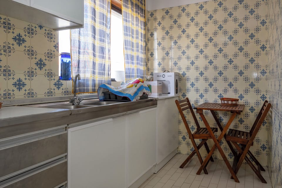 Apartment, City View | Private kitchen | Toaster