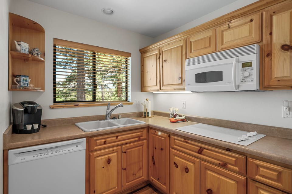 Full Kitchen - Full Kitchen with
Drip coffee maker & Keurig
BBQ – Propane
Dishwasher
and all of the essentials
