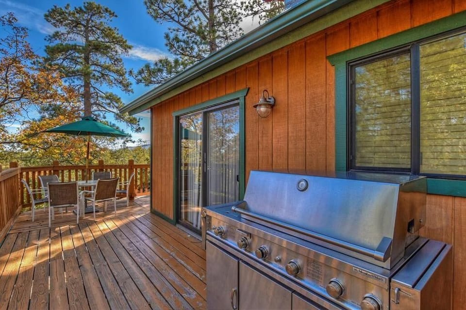 Deck - Deck with forest views
Propane BBQ
Outdoor seating and Dining Area