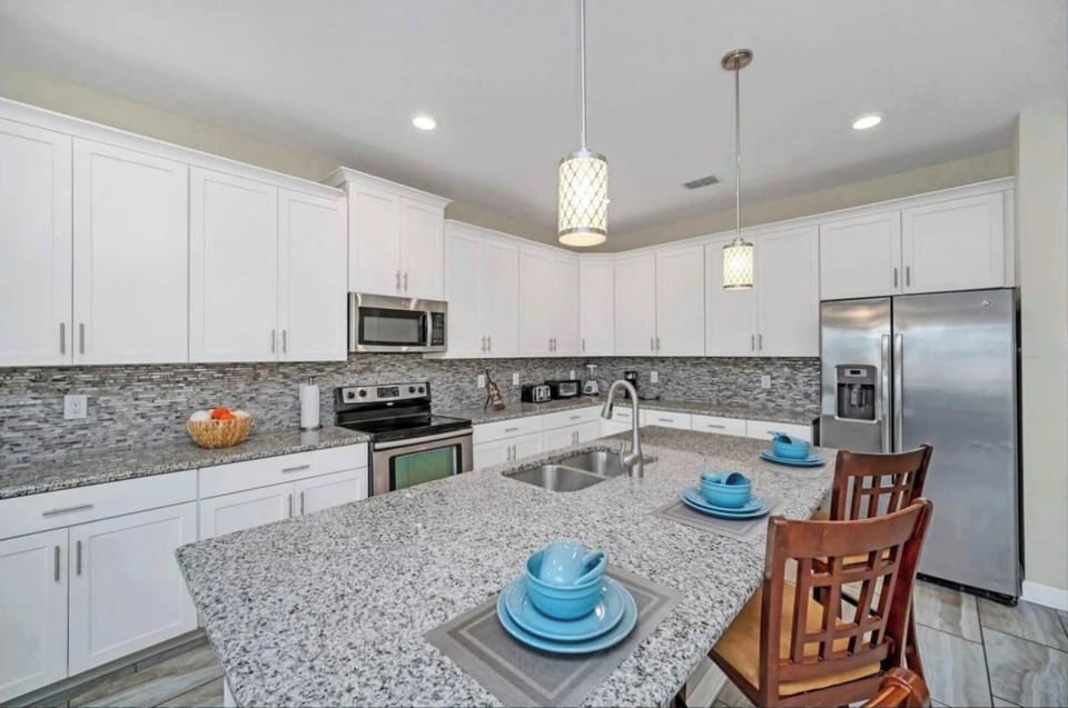House, Multiple Beds, Pool Access, Pool View (Grand Adventures) | Private kitchen