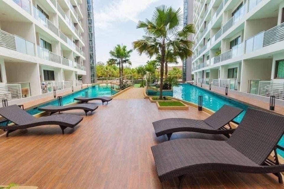 Condo, 1 Bedroom, Accessible, Smoking | Pool | Outdoor pool