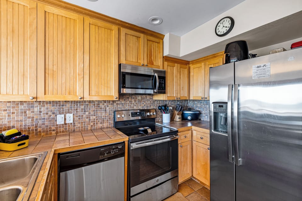 Full Kitchen - Stainless Steel Appliances + Keurig - First Floor