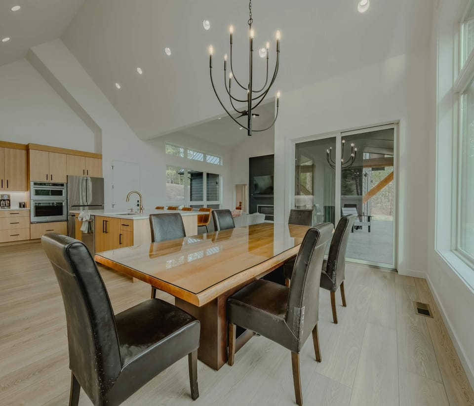 House, Multiple Beds, Patio, Mountain View (Sophie Lake Chalet) | Dining