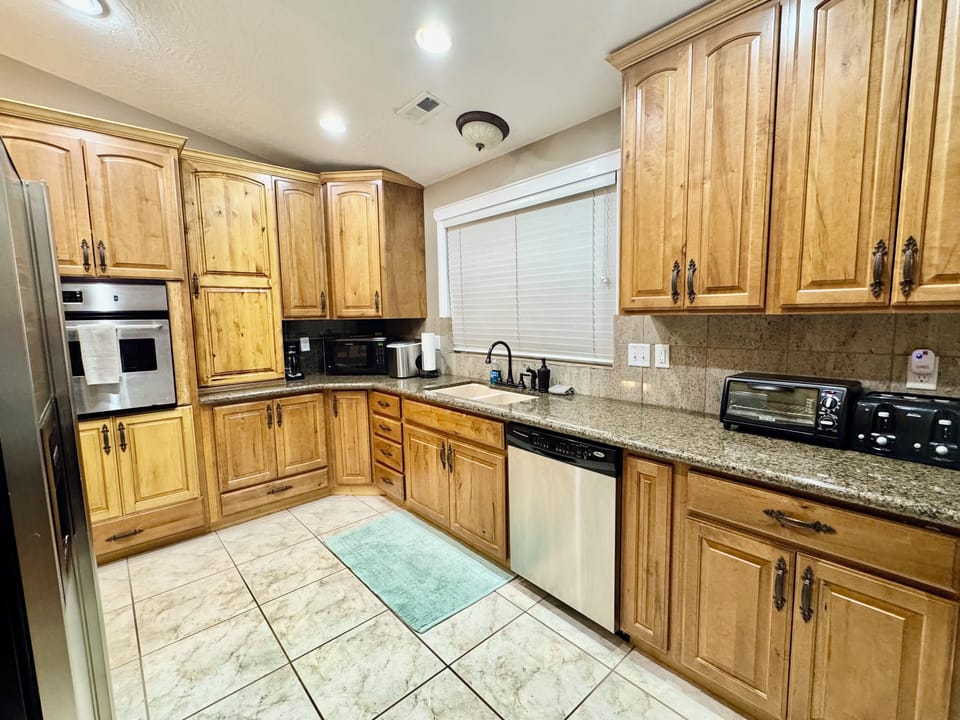 Cook to your hearts delight with our fully stocked kitchen. 