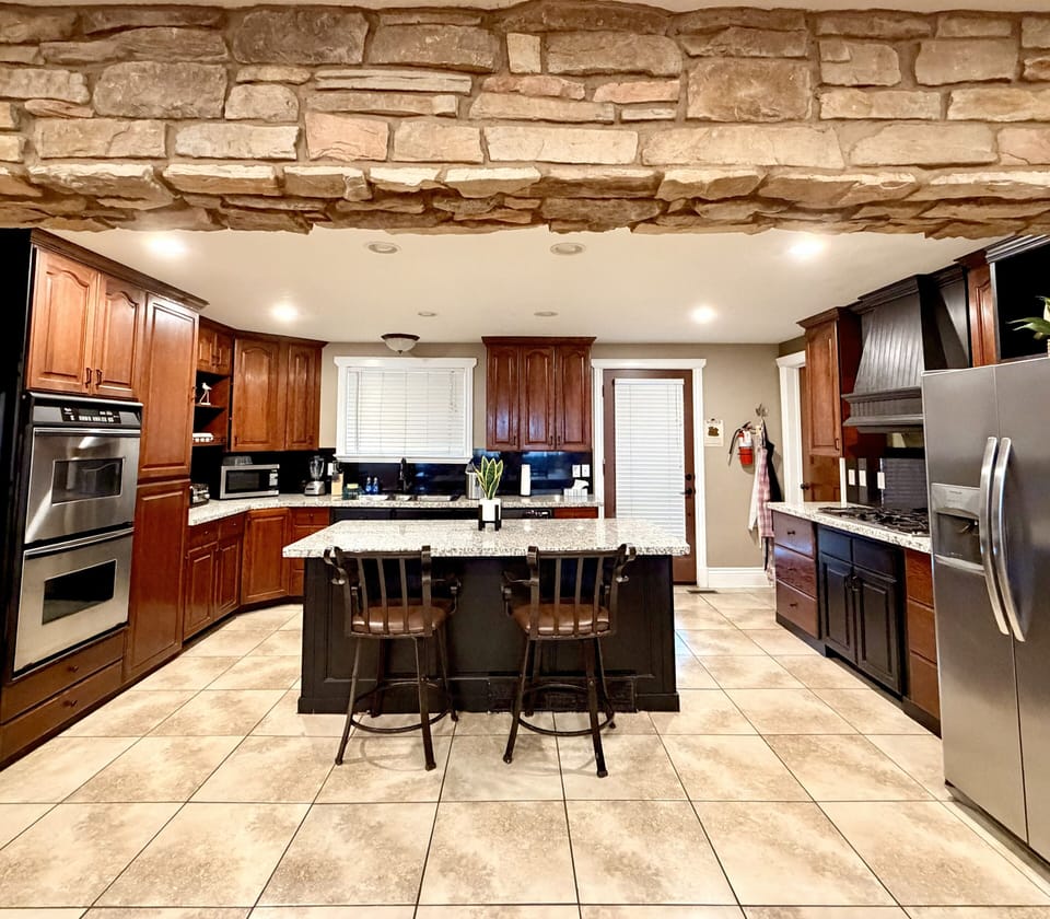 Spacious kitchen!