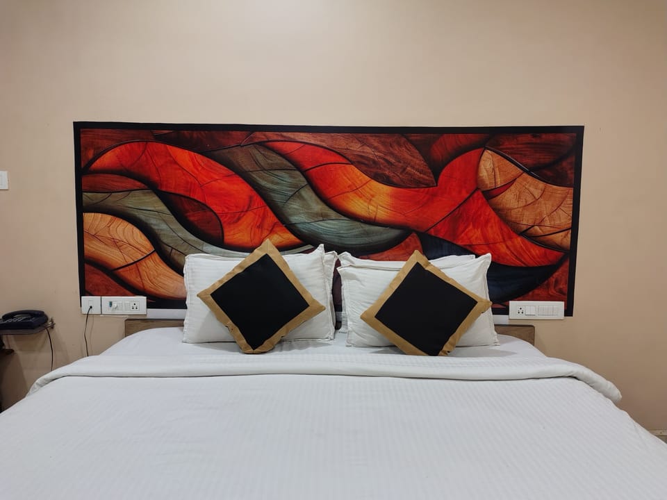 Premium Room | Desk, laptop workspace, iron/ironing board, free WiFi