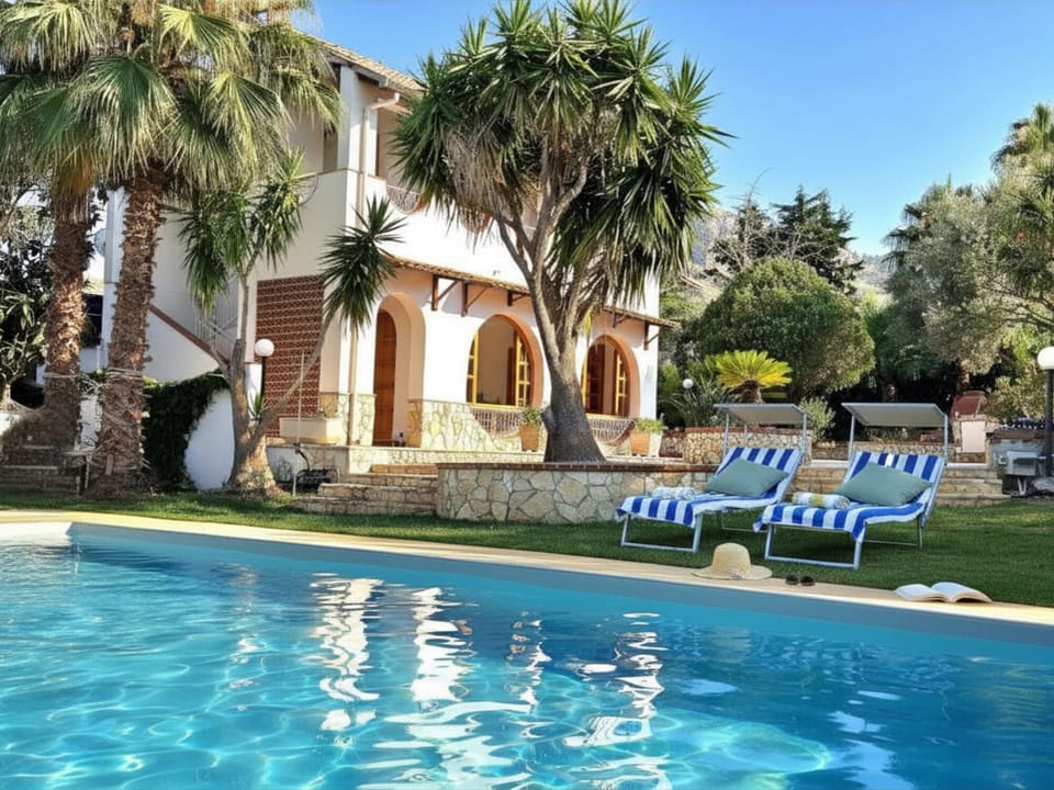 Seasonal outdoor pool, pool umbrellas, sun loungers