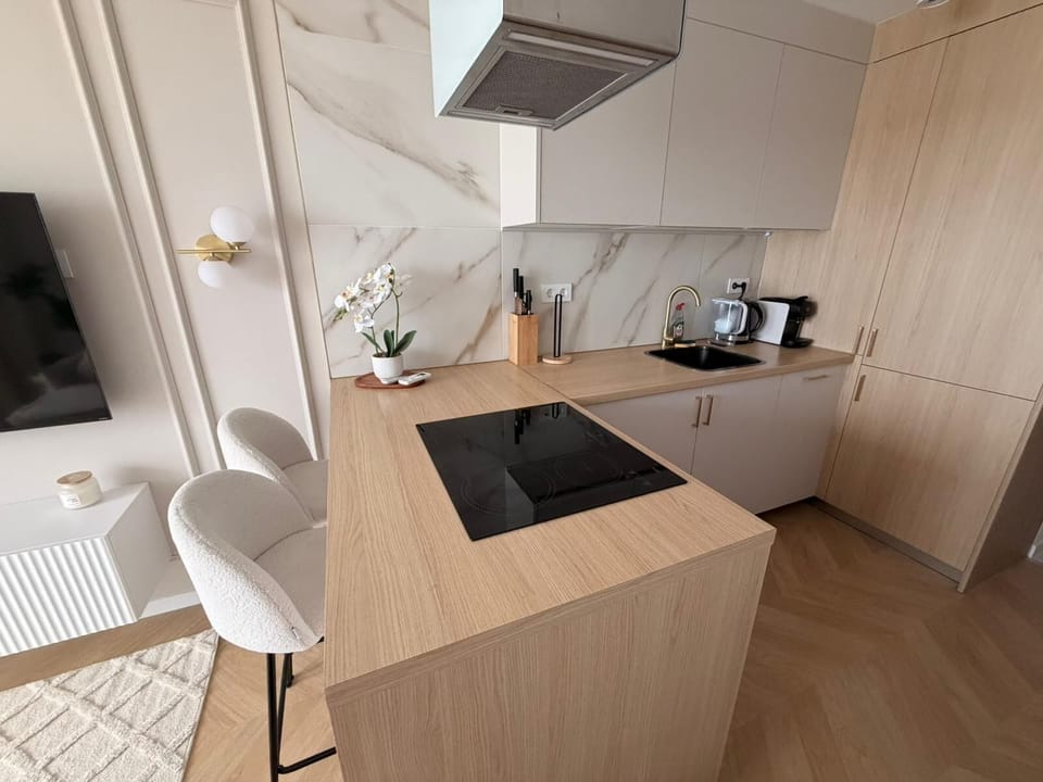 Comfort Apartment, Balcony, Beach View | Private kitchen