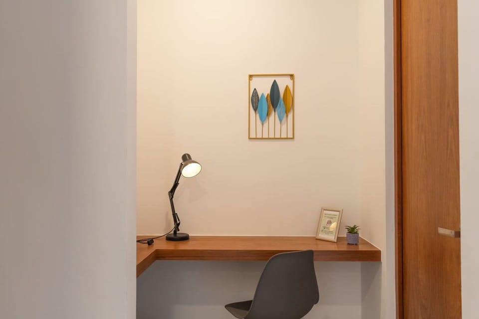 Work desk