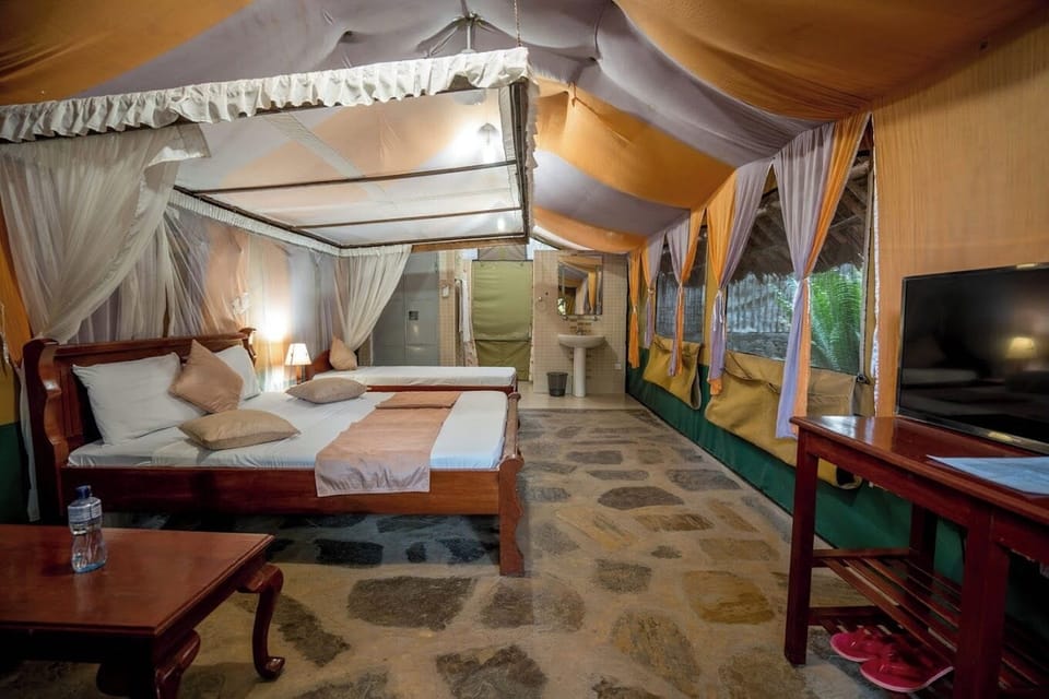 Tent | Free WiFi, bed sheets