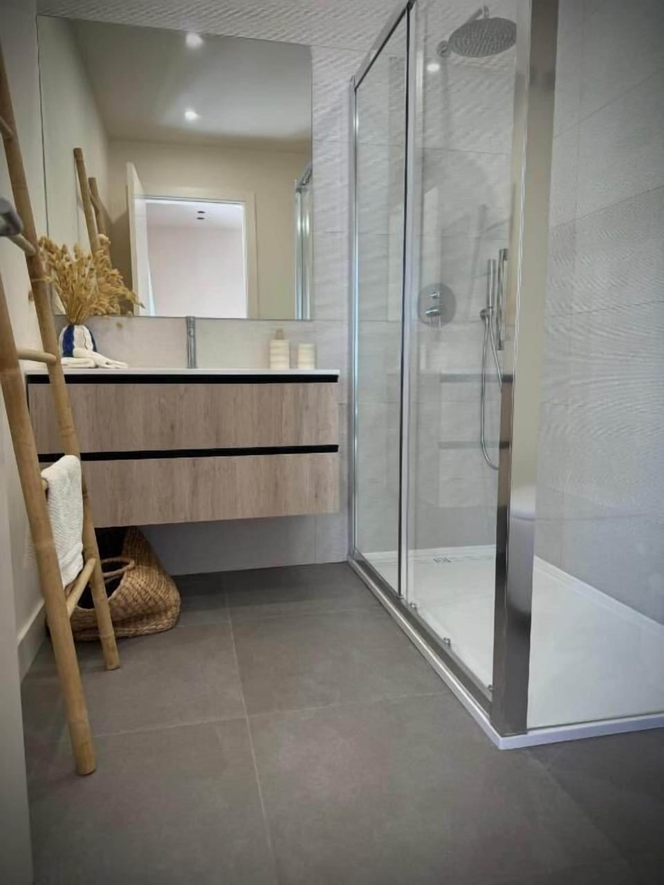 Deluxe Double Room, 1 Double Bed, Garden View | Bathroom