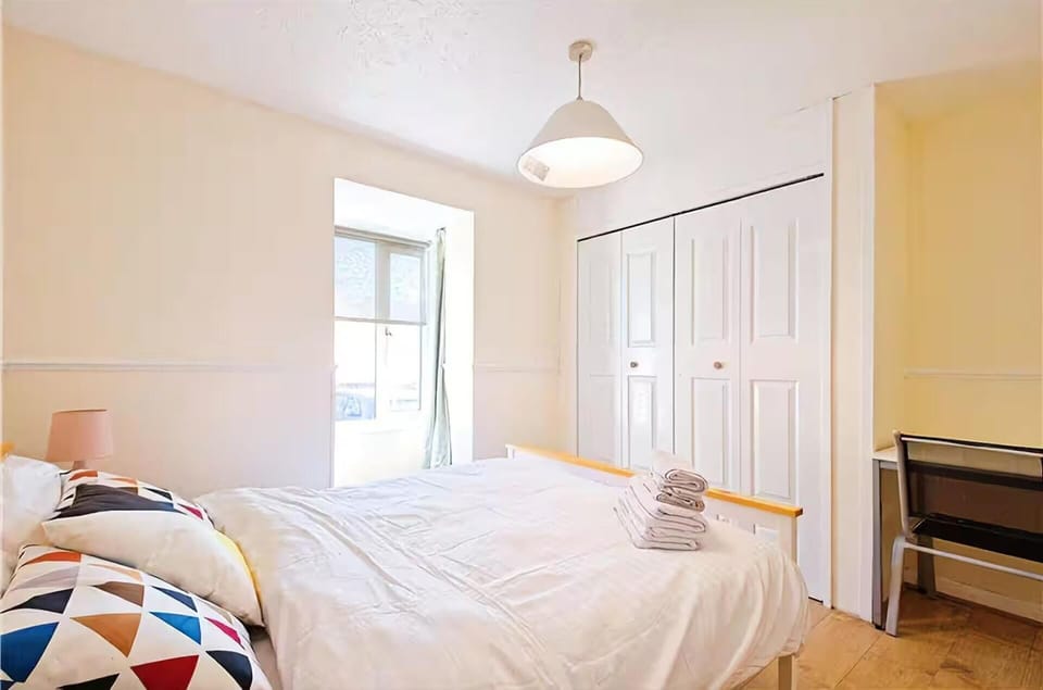 2 bedrooms, iron/ironing board, WiFi (free), bed sheets