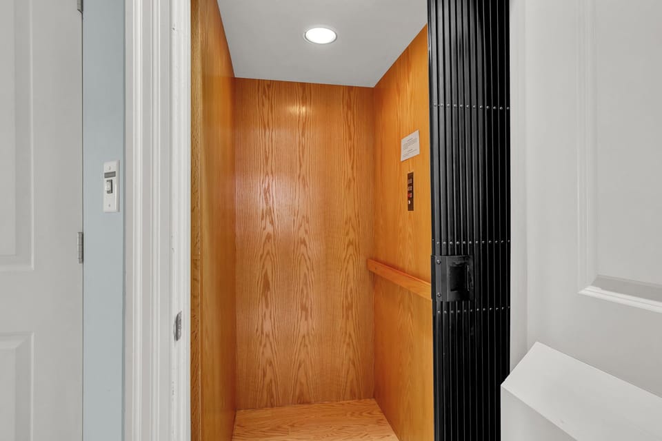 Private elevator