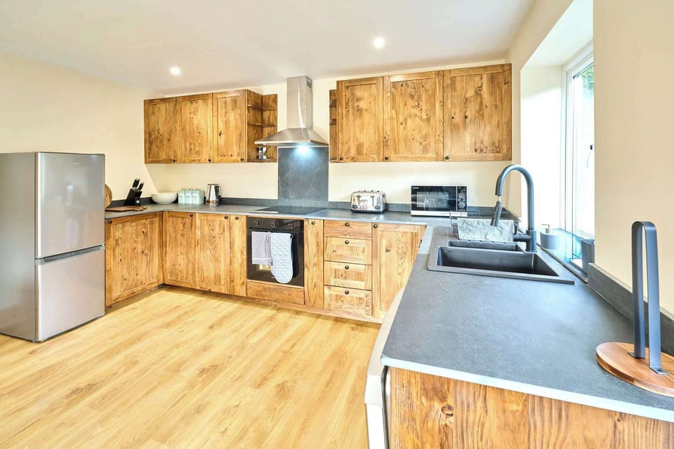 Morley Cottage, Milltown - Host & Stay