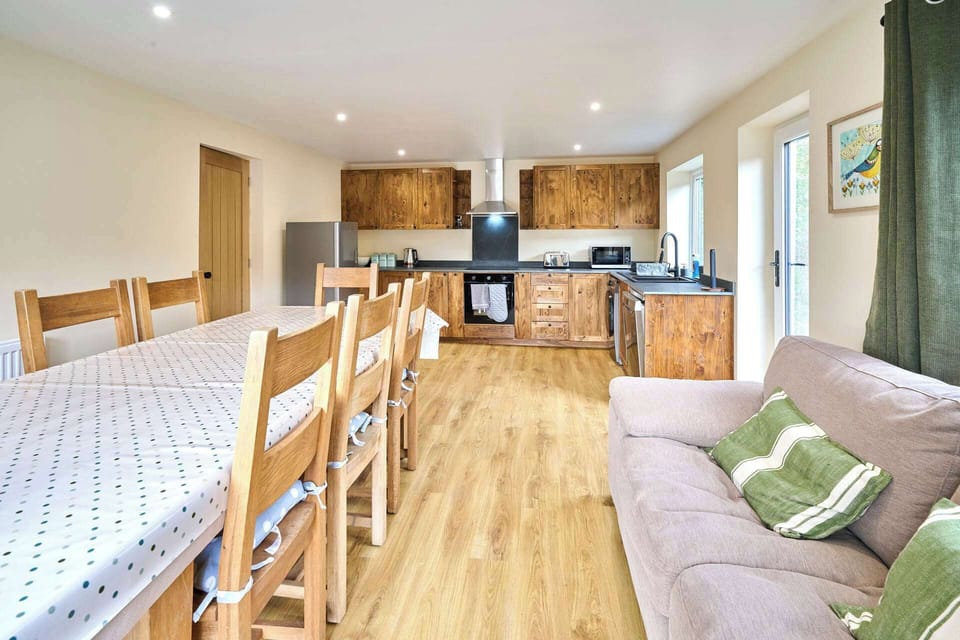 Morley Cottage, Milltown - Host & Stay