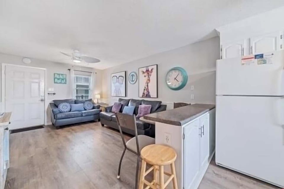 Living and kitchen