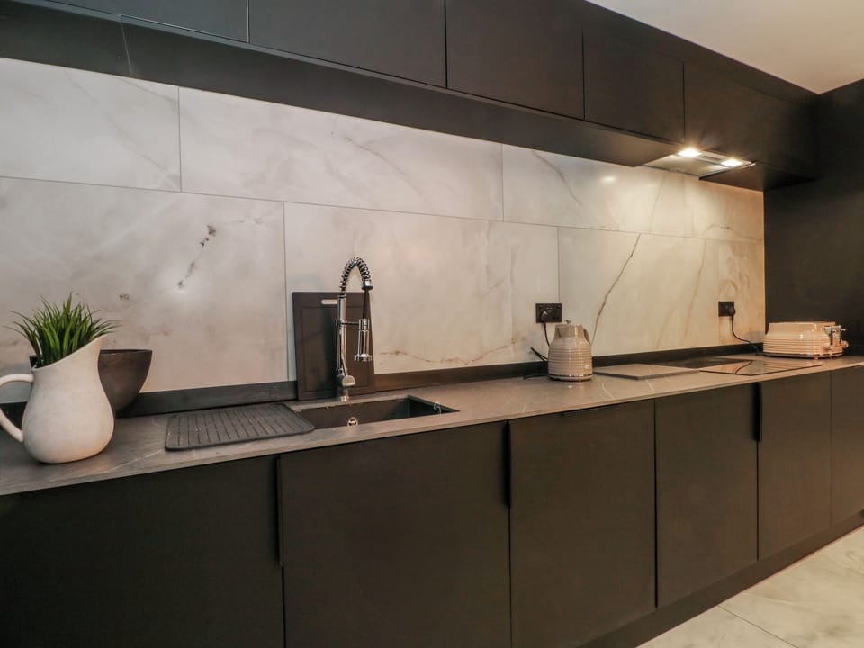 Dishwasher, cookware/dishes/utensils