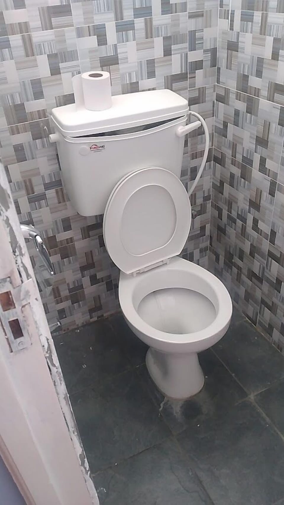 Deluxe Double Room | Bathroom | Shower, slippers, towels, soap