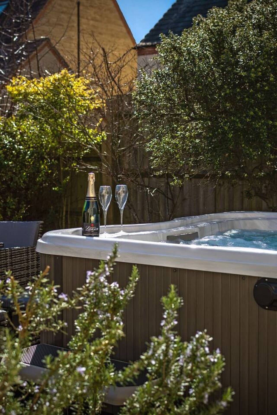 Outdoor spa tub