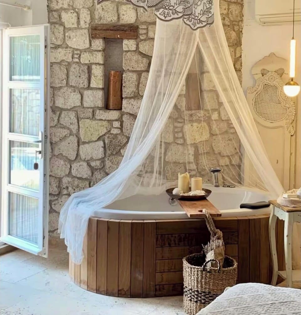 Luxury Room, Pool View