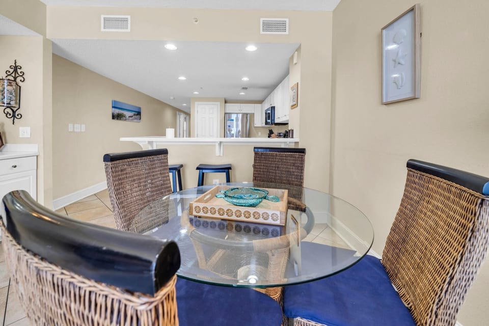 Condo, Multiple Beds (Majestic Beach Towers 2-305) | Dining