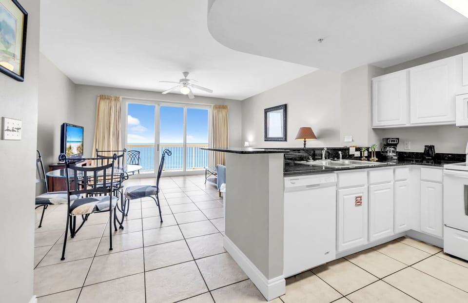 Condo, 1 King Bed with Sofa bed (Calypso 2-2207 West) | Private kitchen