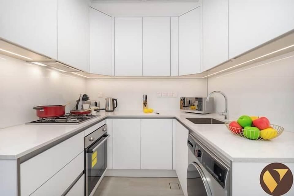 Luxury Studio, Balcony, City View | Private kitchen | Full-size fridge, microwave, oven, stovetop