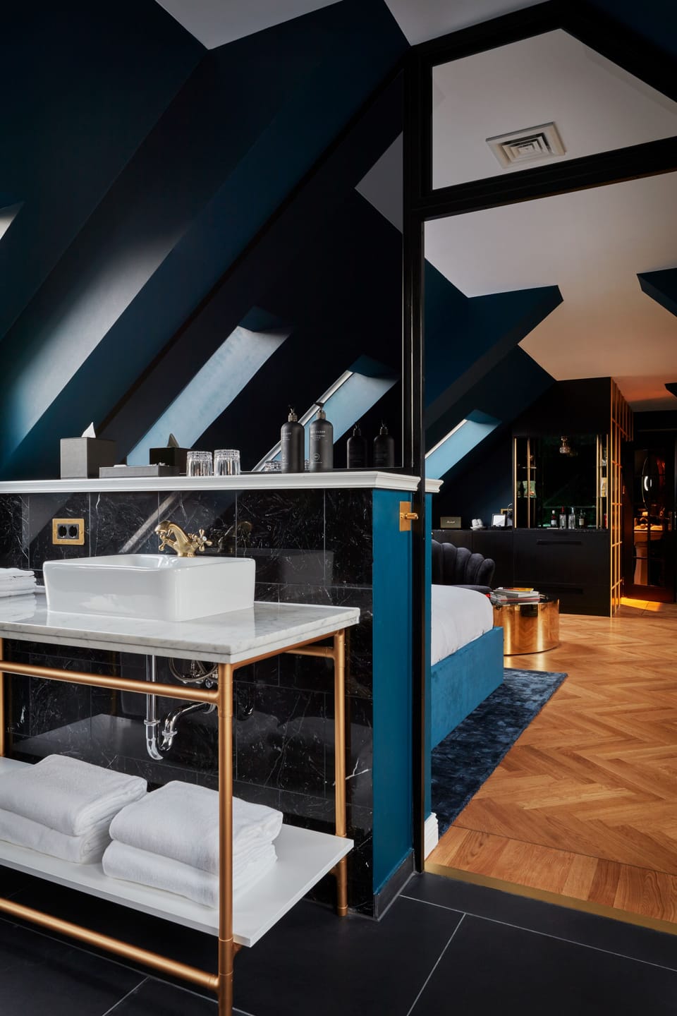 Maison Suite | Premium bedding, minibar, in-room safe, blackout drapes