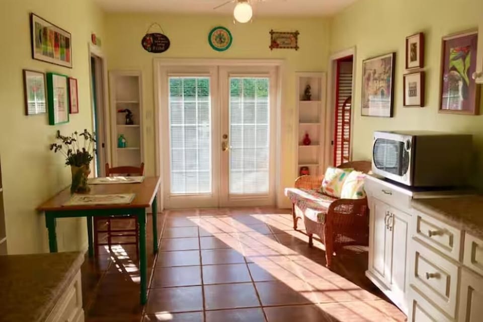 Kitchen/dining area