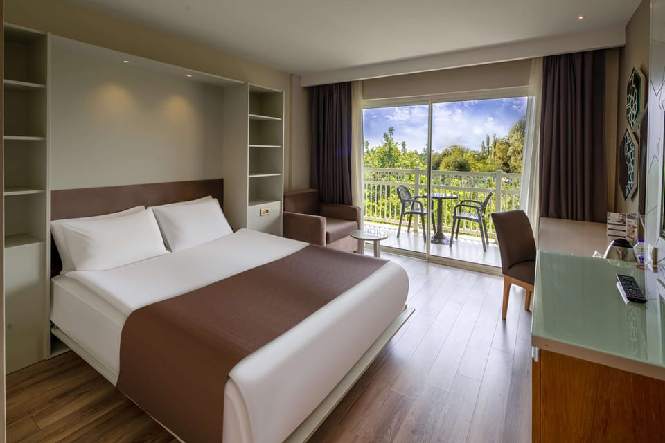 Family Duplex, 2 Bedrooms, Non Smoking | Premium bedding, minibar (free items), in-room safe, desk