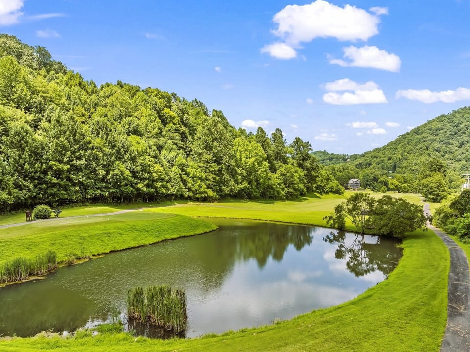 Smoky Mountain Country Club Hole 14