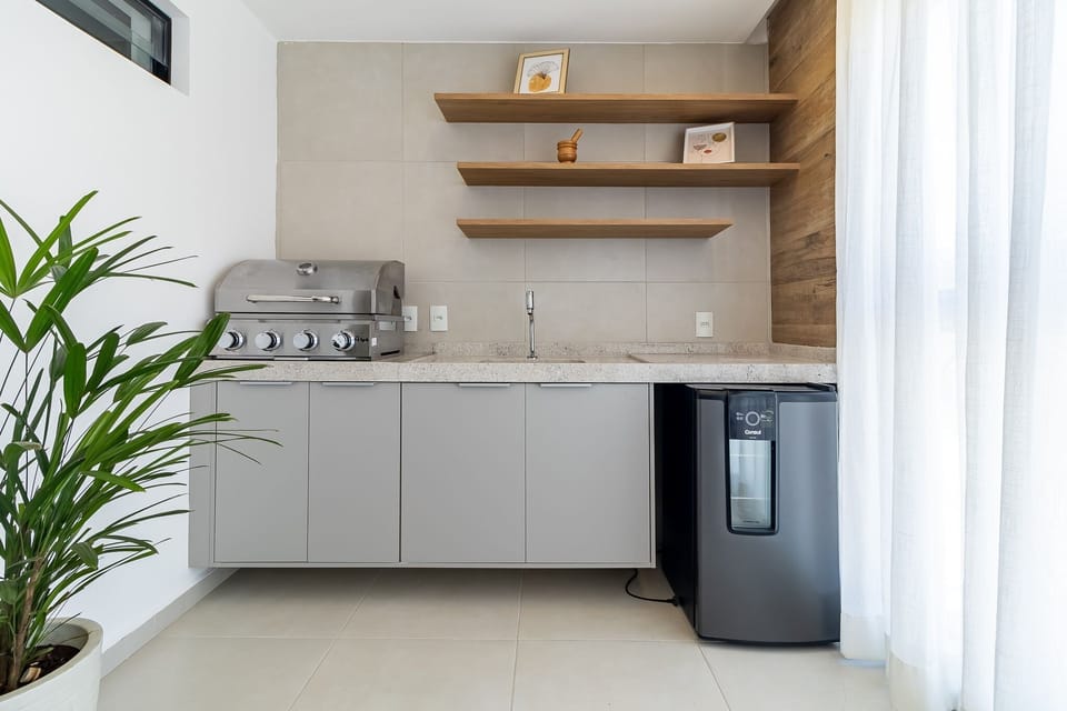 Apartment | Private kitchen | Microwave, oven, toaster, blender