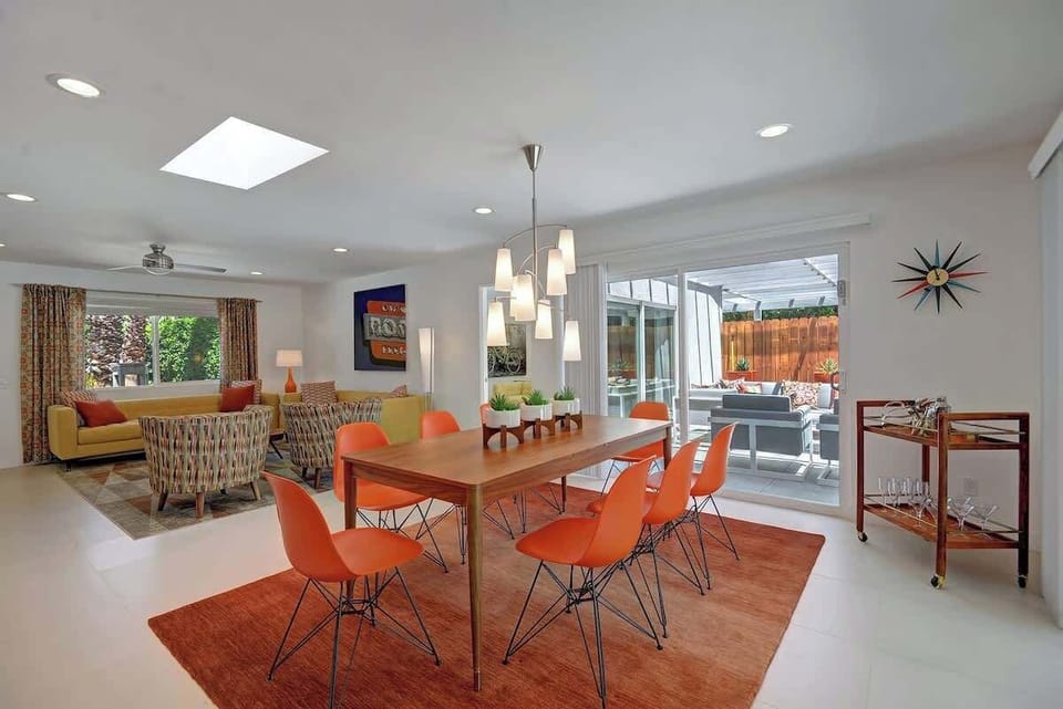 Open concept dining/living