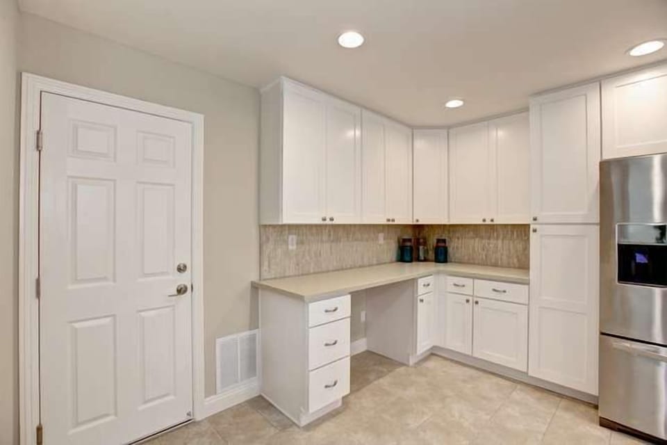 Work station/desk area with high speed internet and access to garage.