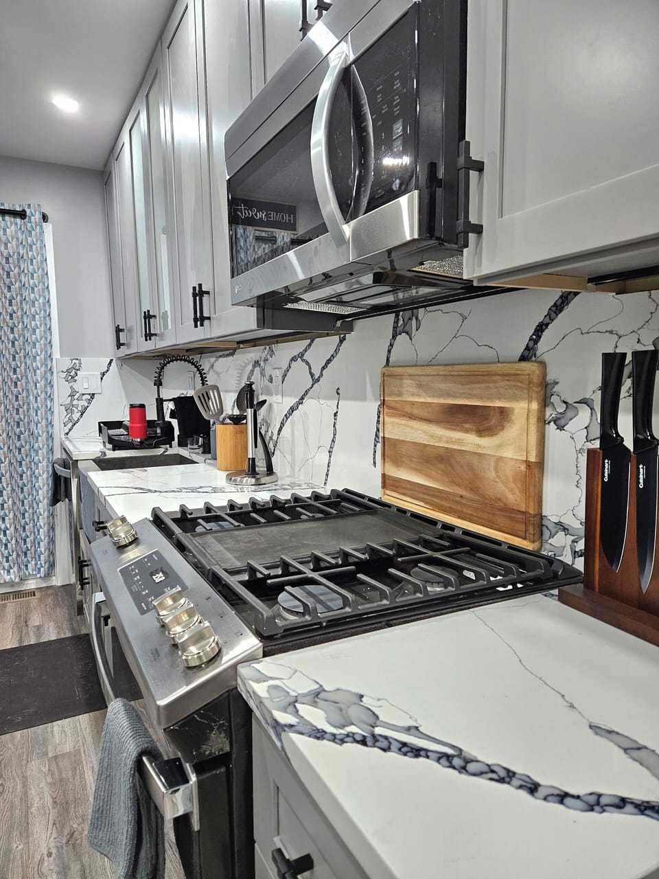 House, City View | Private kitchen | Coffee/tea maker, electric kettle
