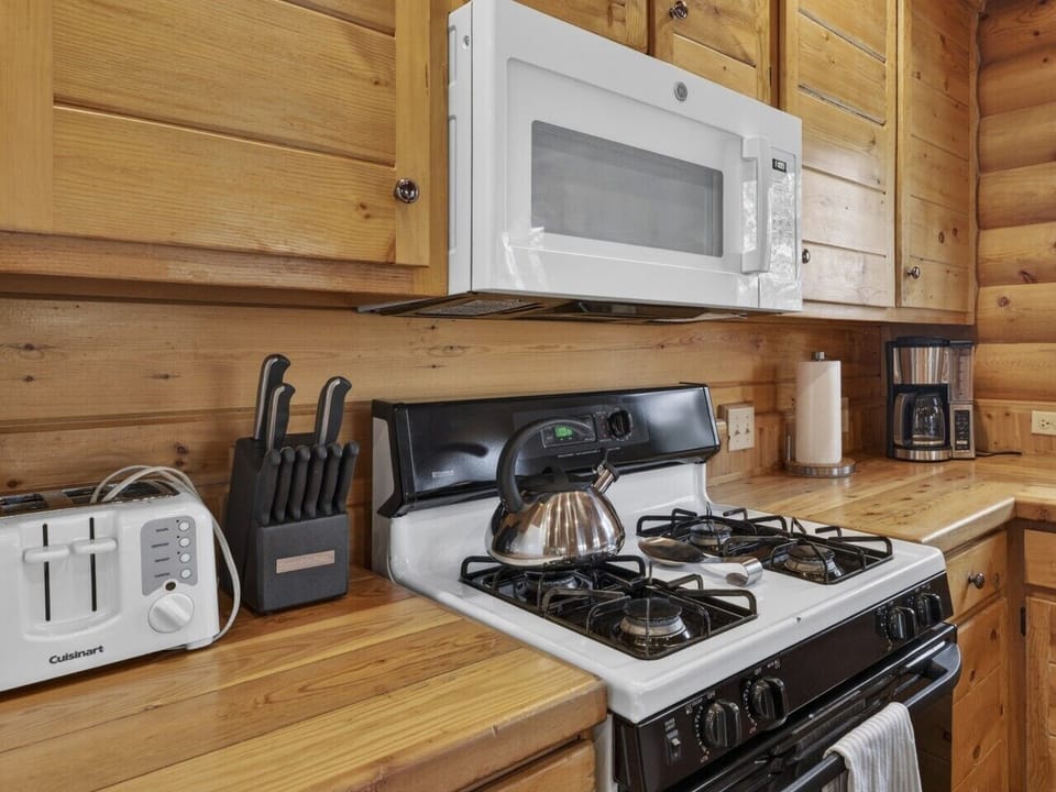 Kitchen | Gas Stove & Microwave | Coffee Maker & Toaster | Cooking Essentials
