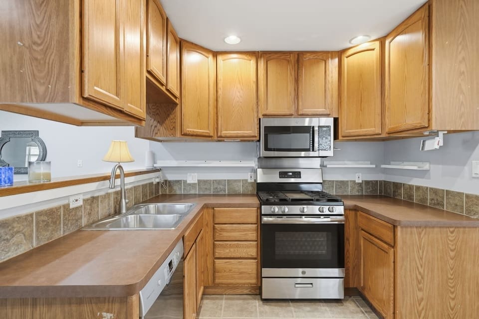 Bright, clean kitchen space with a simple and functional layout.