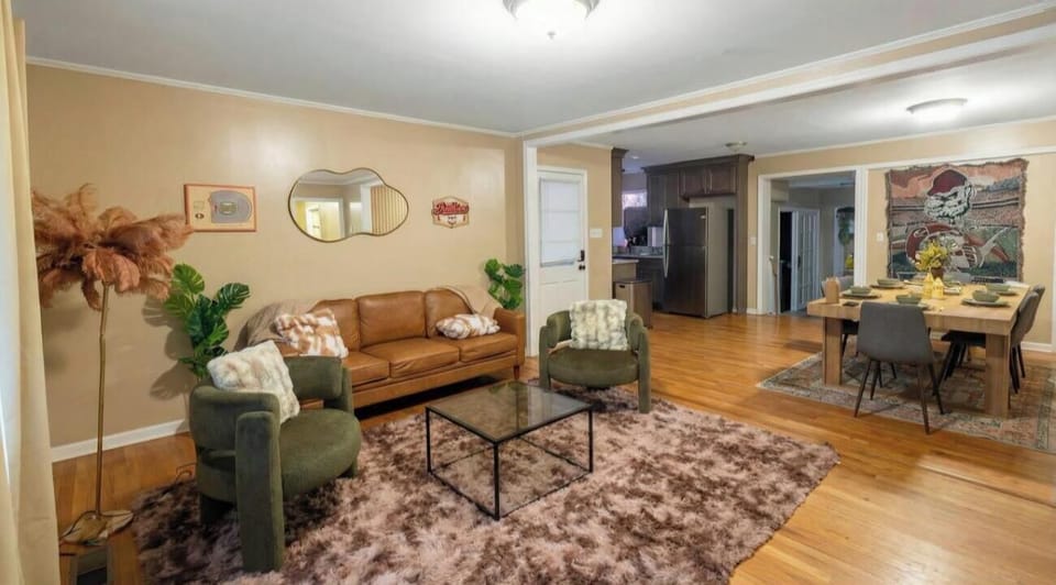 Stay productive or unwind with fast and reliable WiFi covering the entire home.