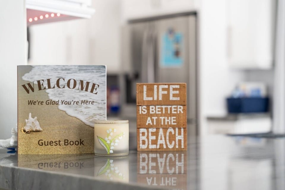 Thoughtful coastal touches, a welcoming guest book, and stylish décor create the perfect first impression the moment you arrive.