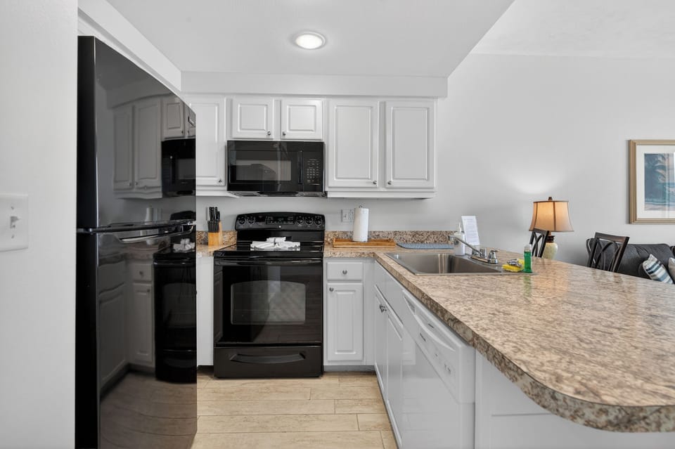 Full kitchen