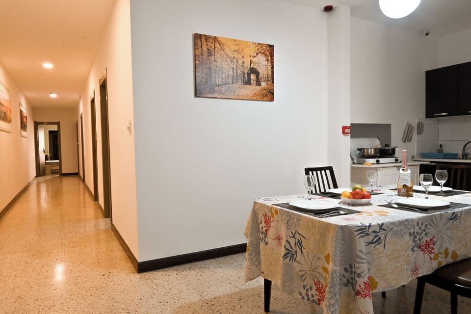 Common area (corridors, hall)