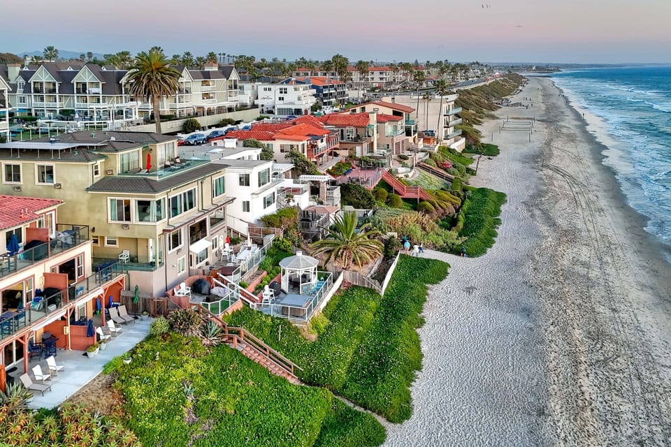 Wake up directly on the Pacific coastline