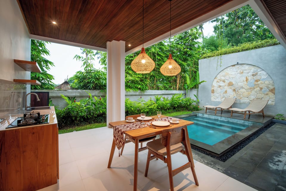 Deluxe Villa, 1 King Bed, Private Pool | Outdoor dining