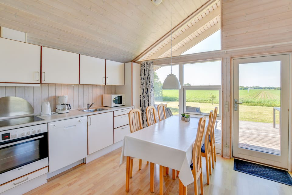 House, 2 Bedrooms, Kitchen (Linen Excluded) | Private kitchen | Full-size fridge, microwave, oven, stovetop