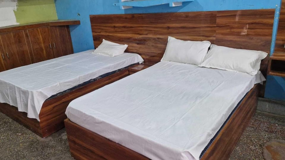 Triple Room | Rollaway beds, free WiFi, bed sheets