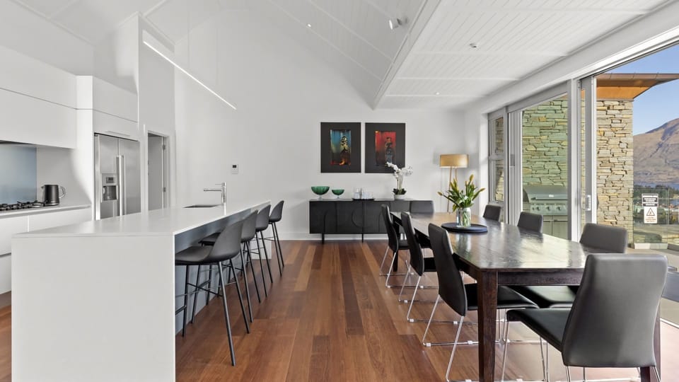 Fully equipped kitchen with dining for 8 guests