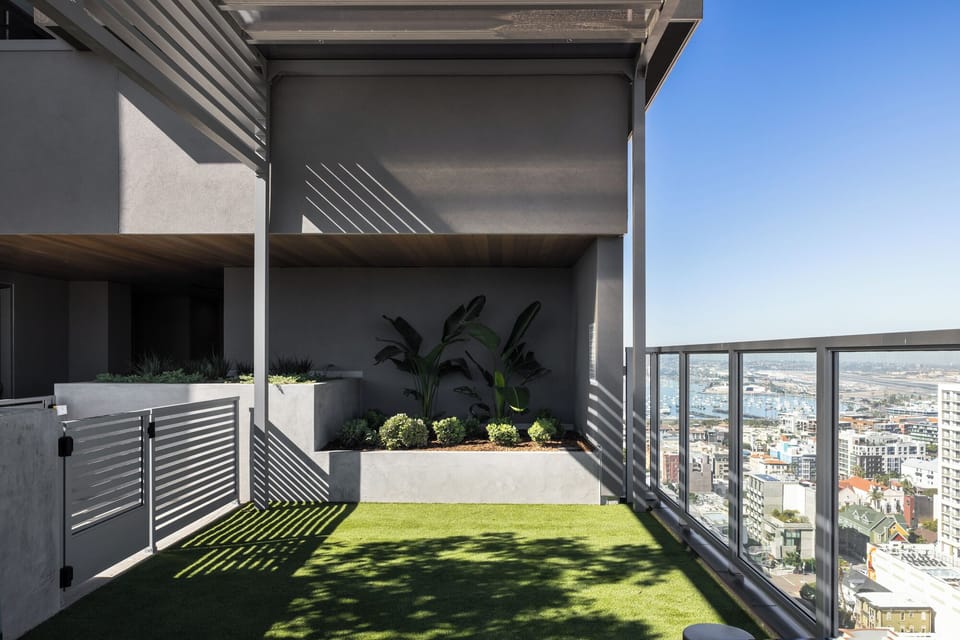 A quiet green escape with a view of the city.