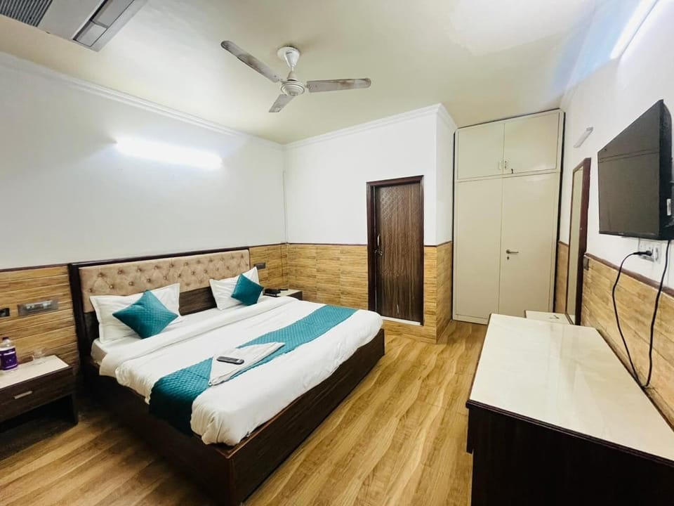 Deluxe Double Room, City View