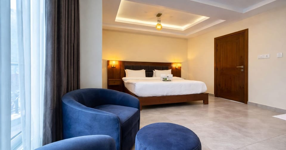 Deluxe Studio, Mountain View | Premium bedding, in-room safe, desk, laptop workspace